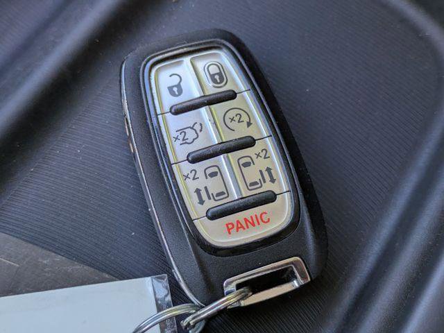 Certified 2021 Chrysler Voyager Lxi FWD image 33