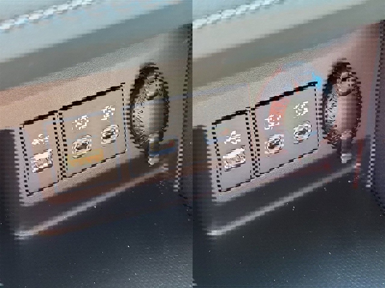 Used 2024 Toyota Highlander LE image 31