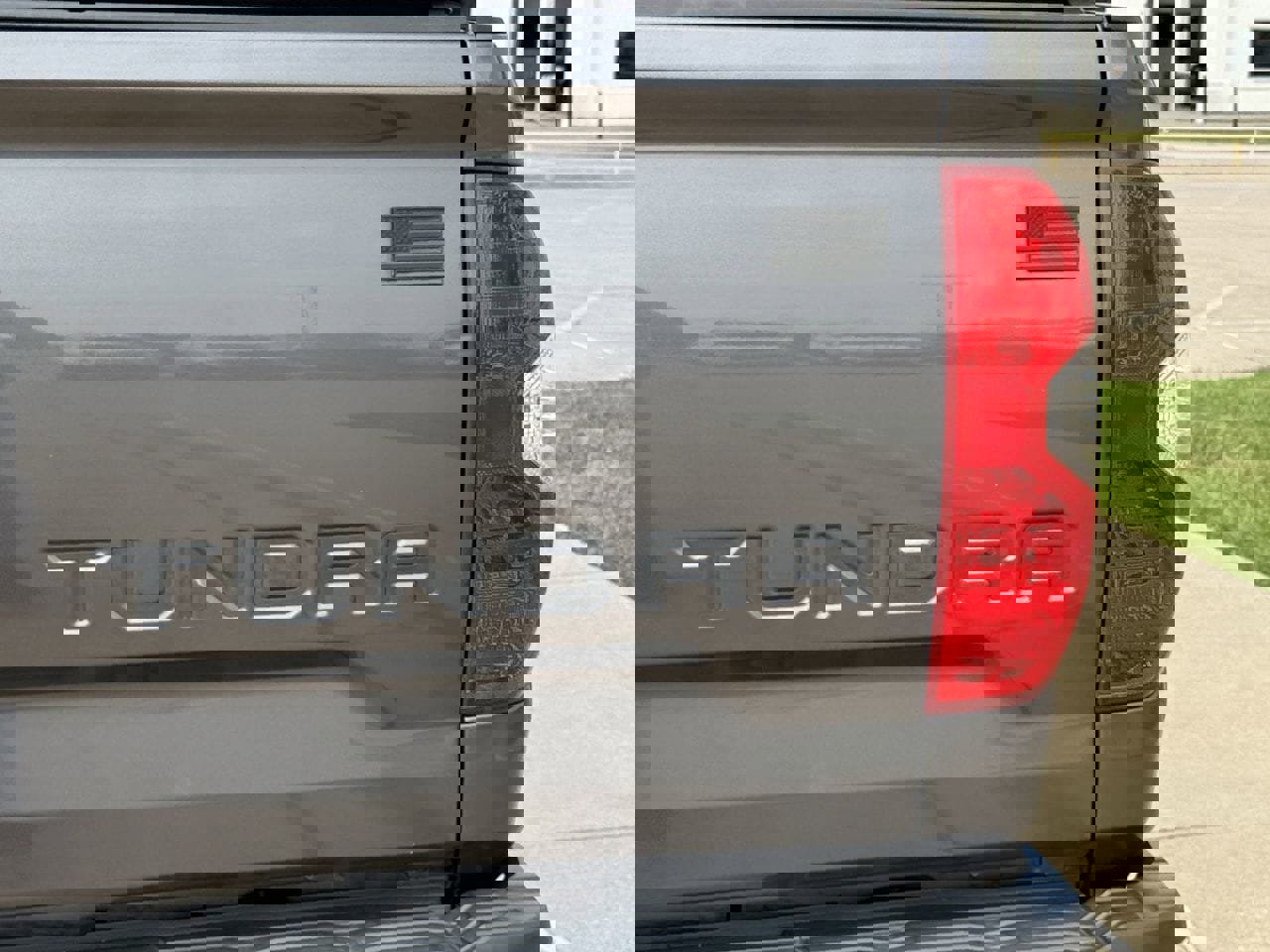 Used 2019 Toyota Tundra SR5 w/ TRD Off Road Package image 7