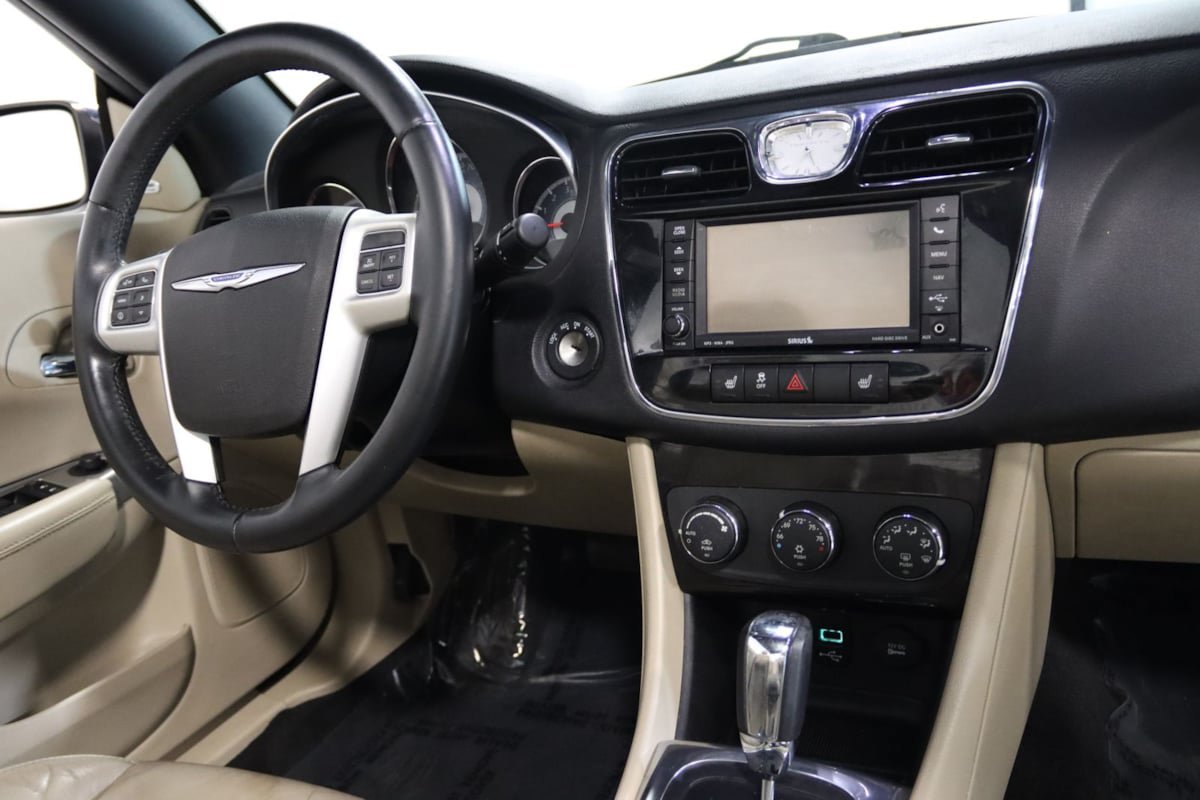 Used 2013 Chrysler 200 Limited FWD image 58