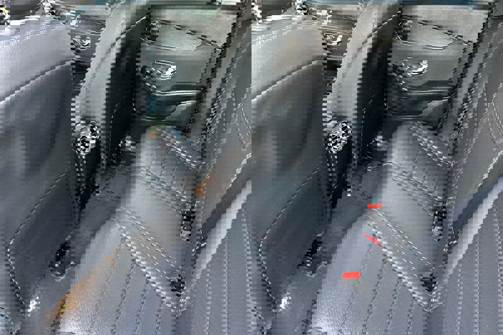 Used 2022 Mercedes-Benz GLC 300 image 4