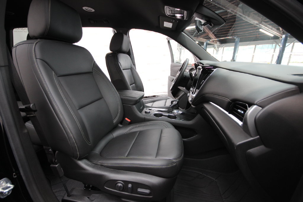 Used 2022 Chevrolet Traverse LT w/ LPO, Floor Liner Package AWD/4WD image 33