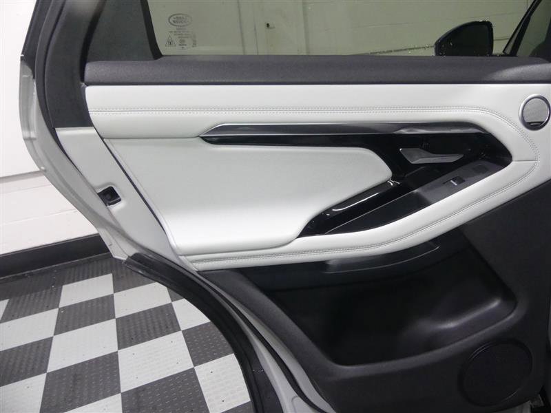 Used 2020 Land Rover Range Rover Evoque R-Dynamic SE AWD/4WD image 23