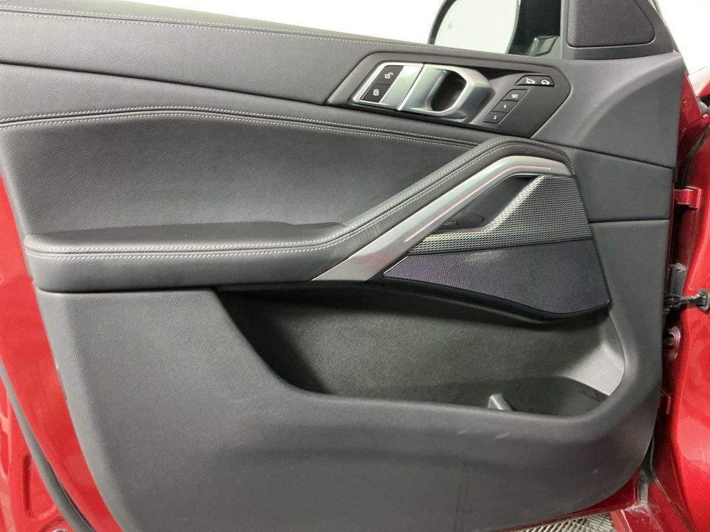 Used 2021 BMW X6 sDrive40i w/ M Sport Package image 23