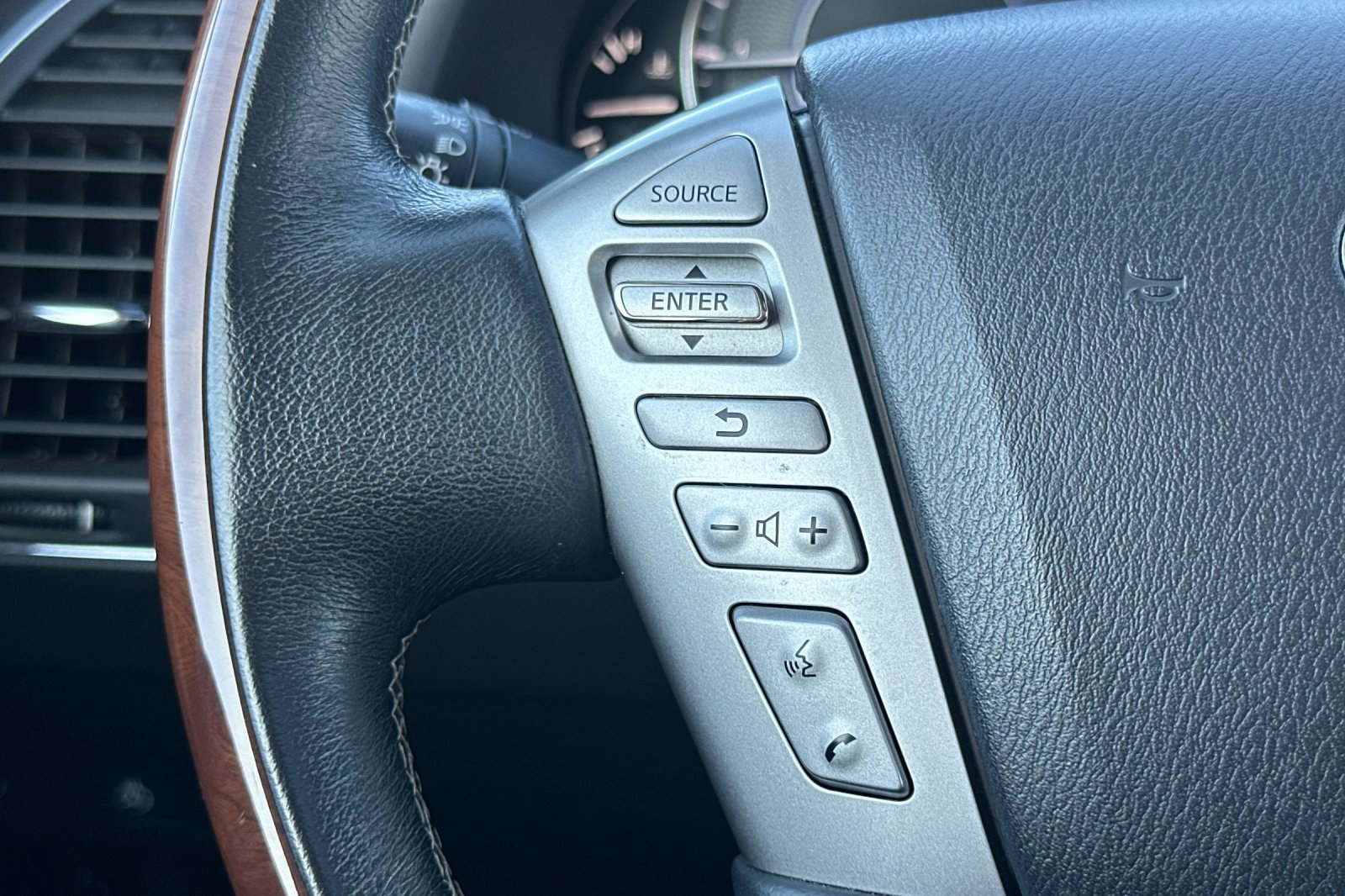 Used 2018 INFINITI QX80 2WD w/ Driver Assistance Package image 37