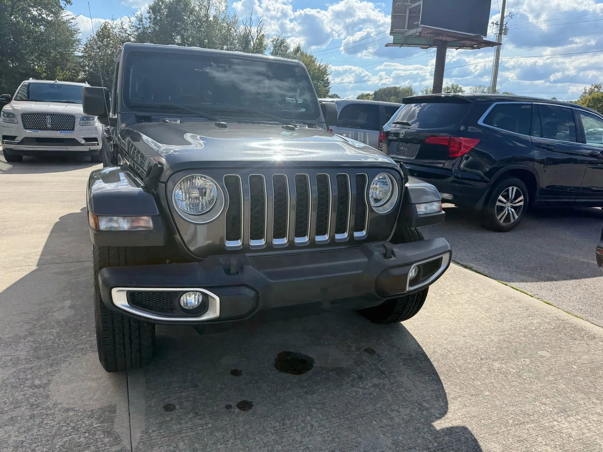 Used 2023 Jeep Gladiator Overland image 25