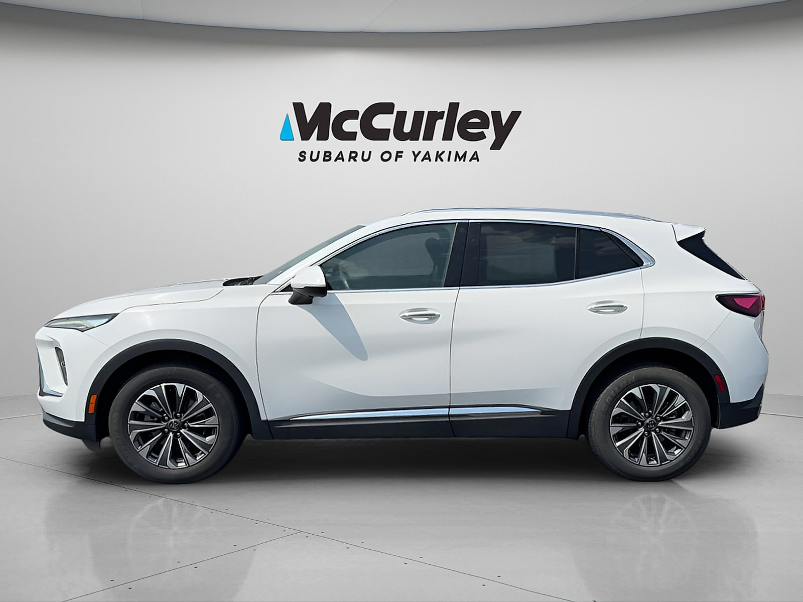 Used 2024 Buick Envision Preferred AWD/4WD image 3