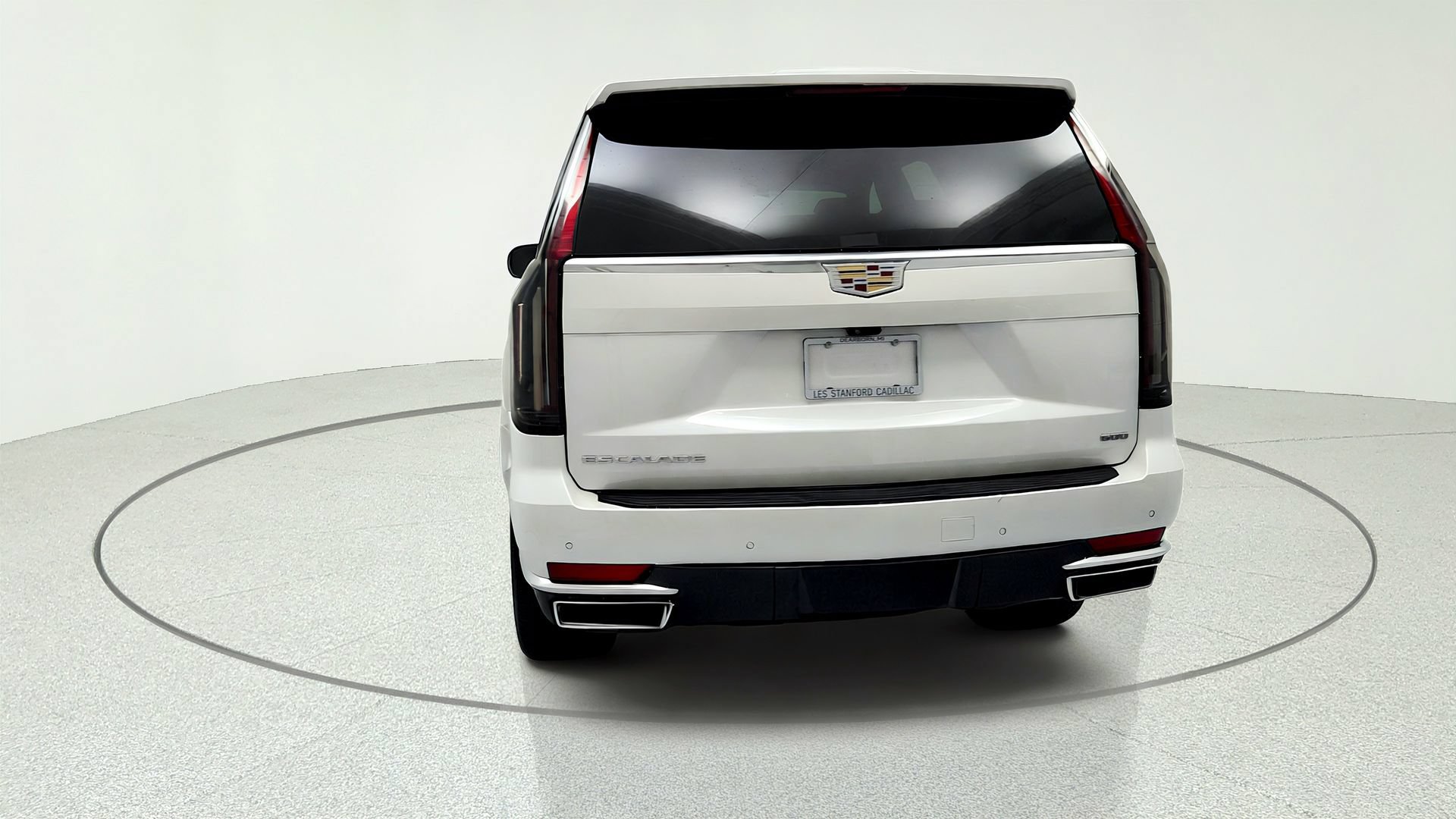 Certified 2022 Cadillac Escalade Premium Luxury AWD/4WD image 4