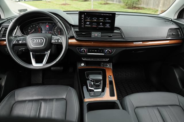 Used 2021 Audi Q5 2.0T Premium w/ Convenience Package AWD/4WD image 25