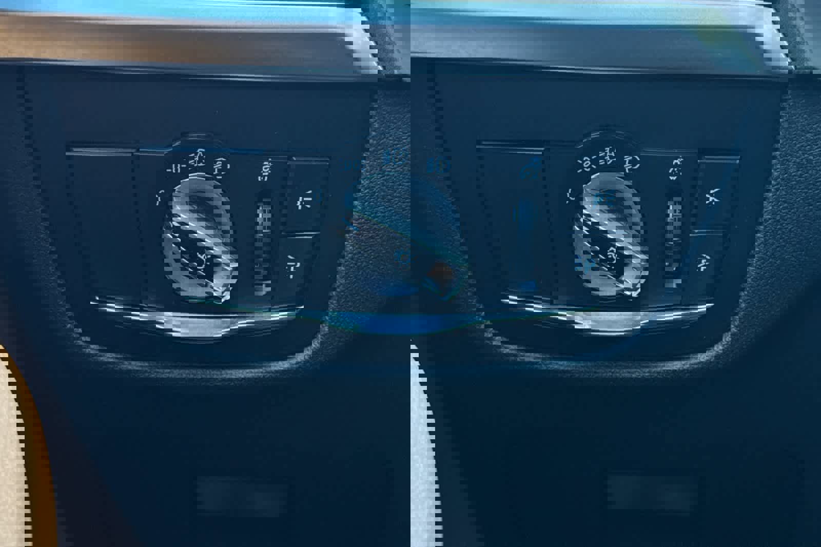 Used 2024 BMW X4 xDrive30i w/ Premium Package image 30