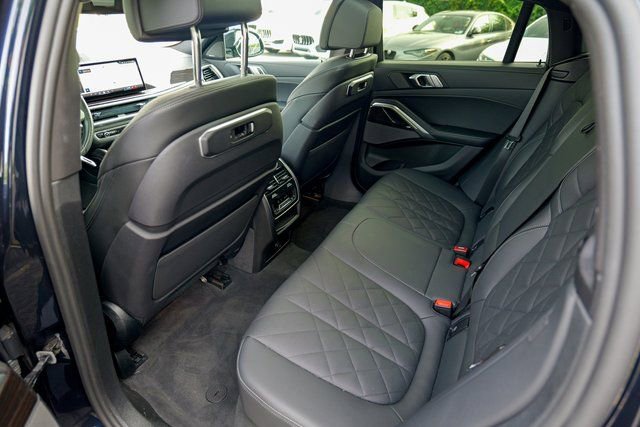 Used 2024 BMW X6 xDrive40i w/ Premium Package image 26