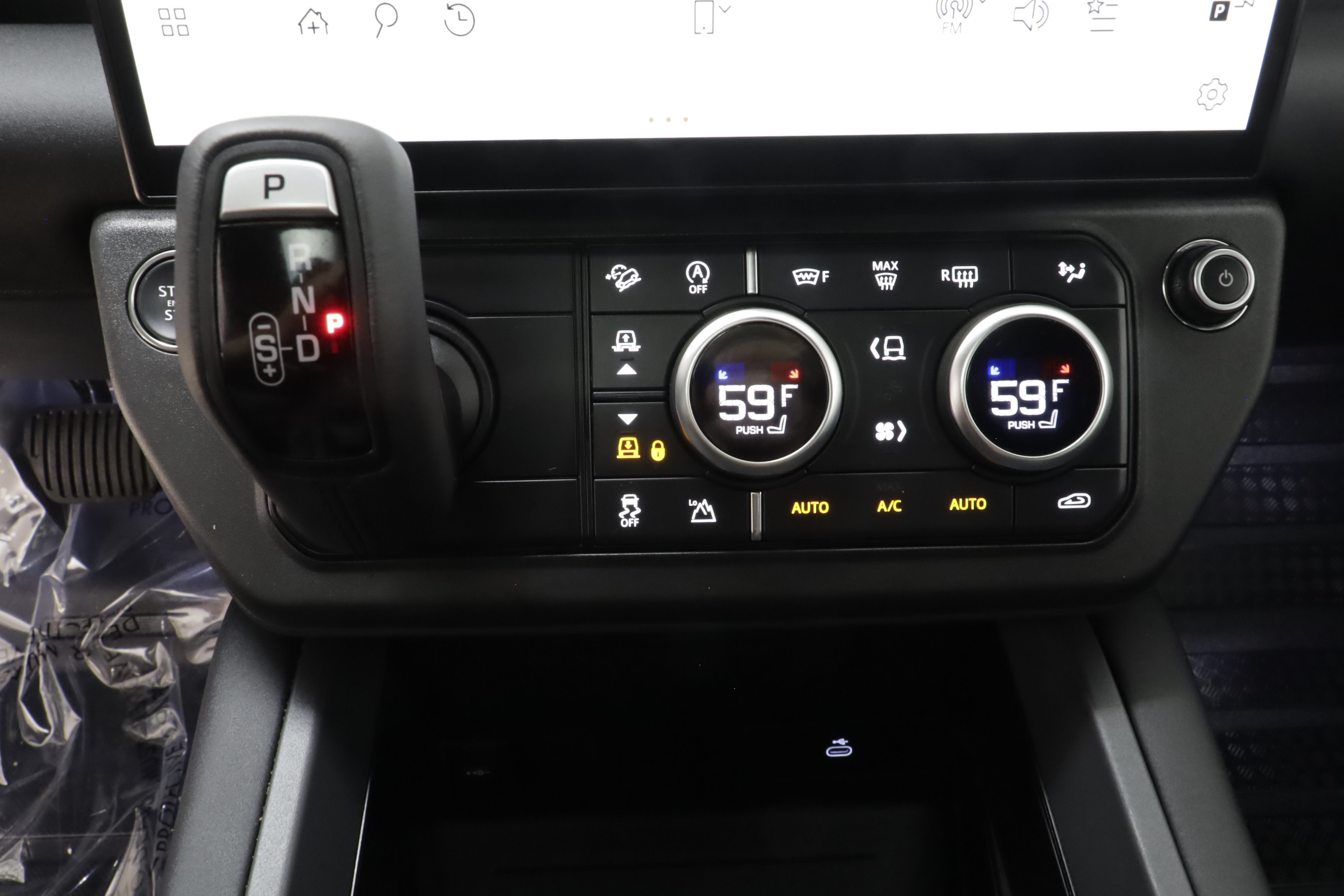 Certified 2026 Land Rover Defender 110 X-Dynamic SE AWD/4WD image 15