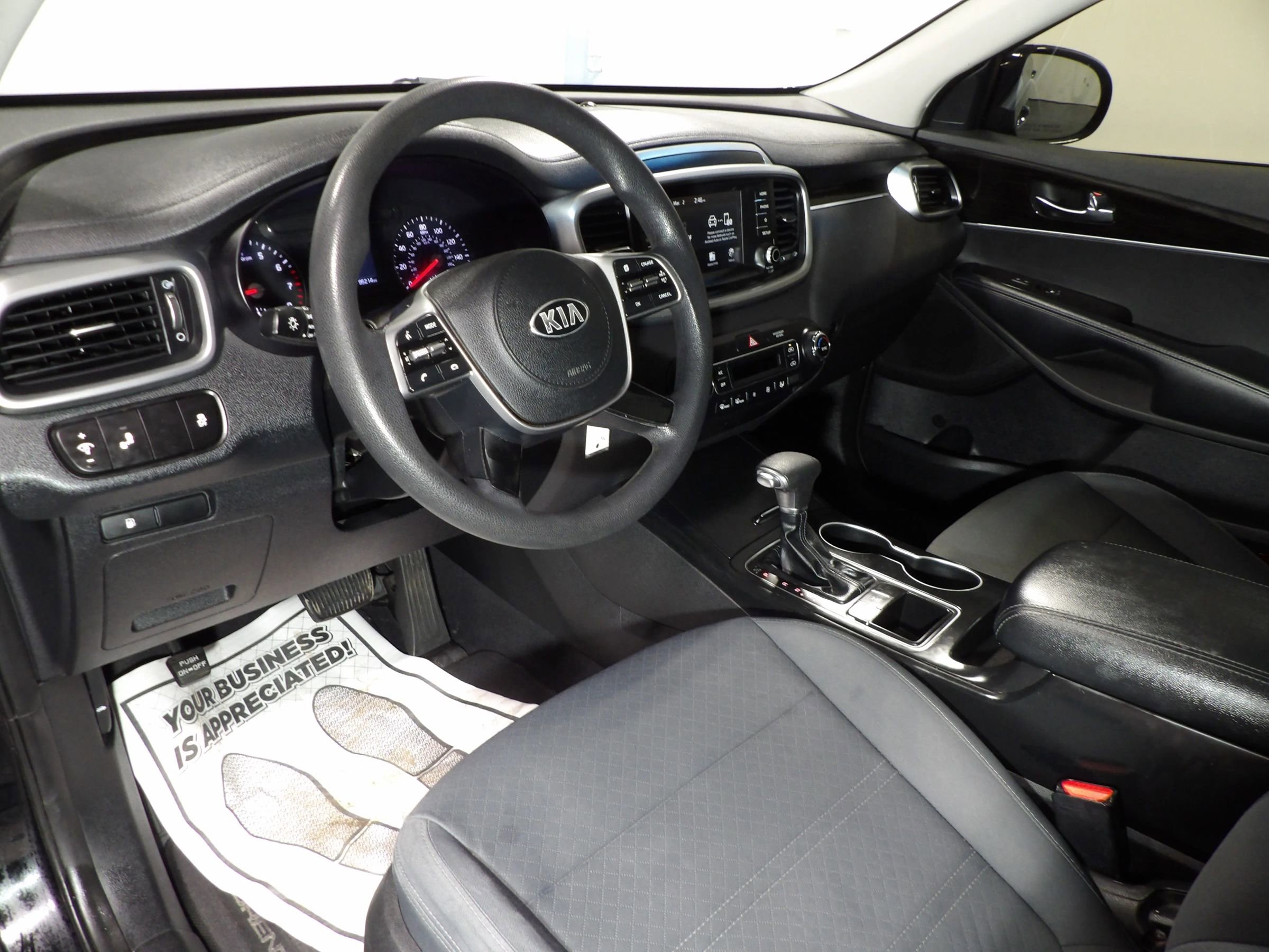 Used 2019 Kia Sorento LX image 8