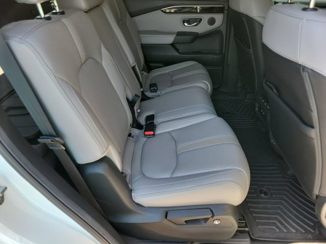 Used 2025 Honda Pilot Touring image 22
