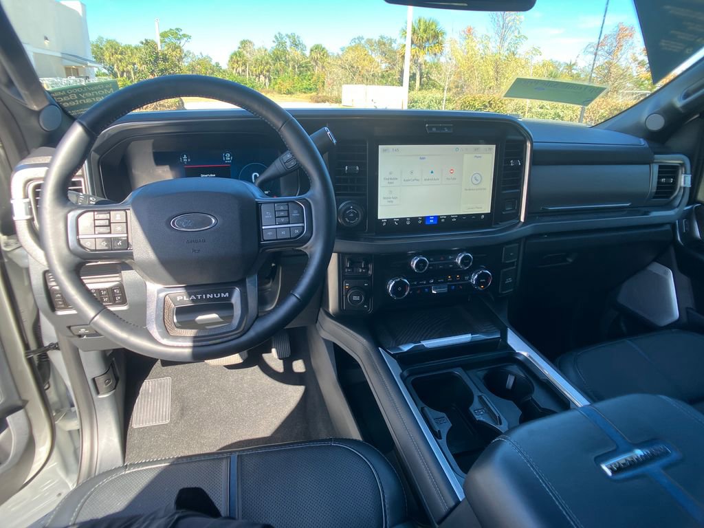 Used 2025 Ford F450 Platinum w/ FX4 Off-Road Package image 8