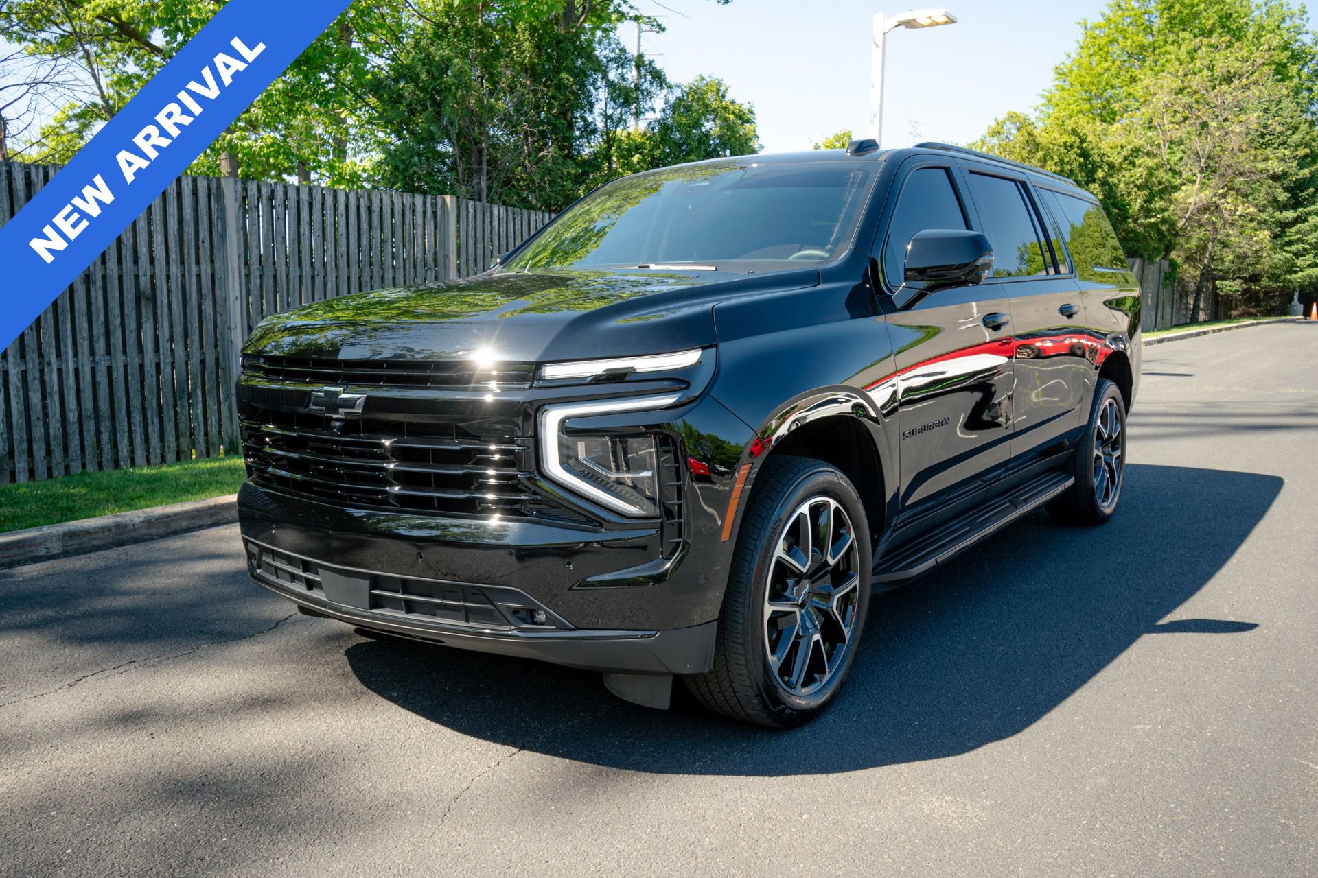 Used 2025 Chevrolet Suburban RST w/ RST Capability Package AWD/4WD image 7