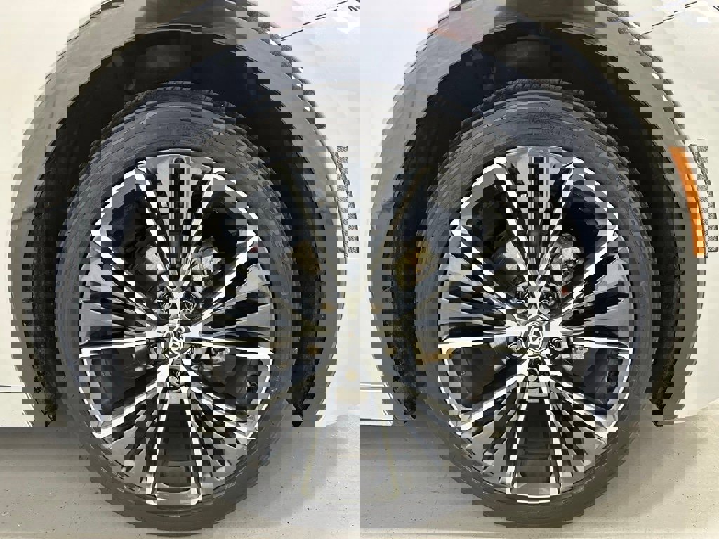 Used 2025 Toyota Prius XLE image 63