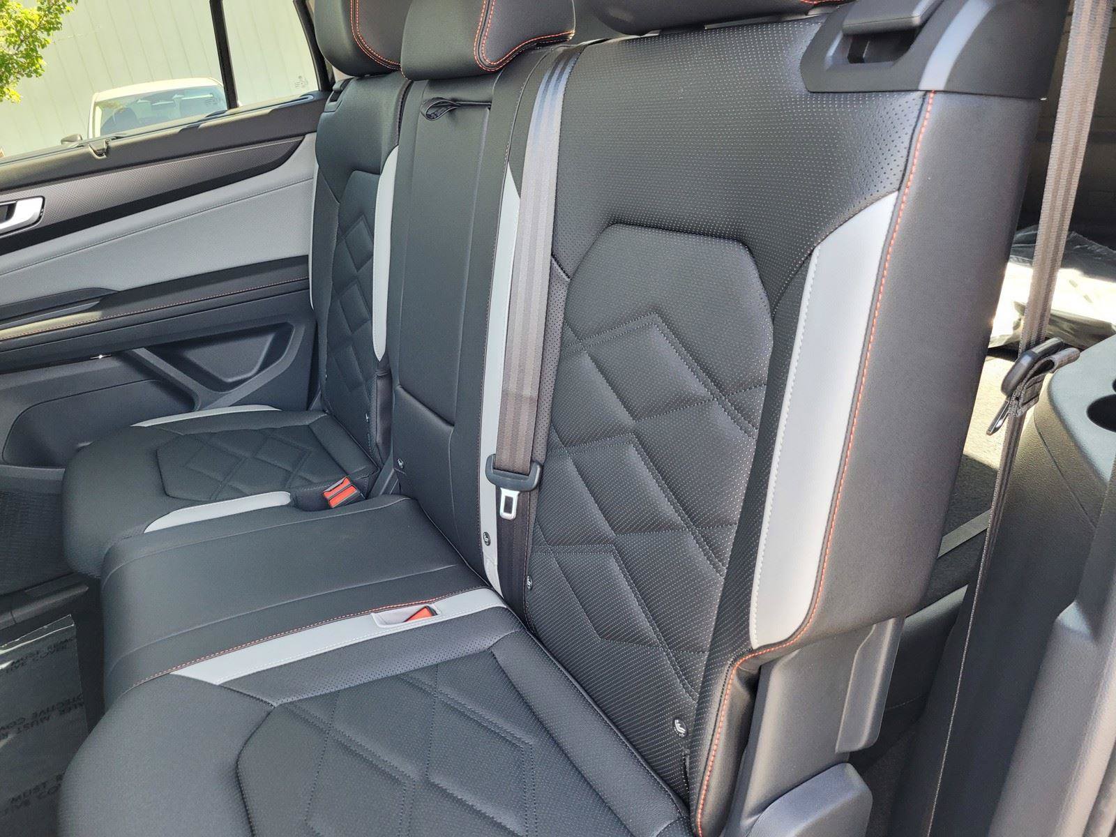 New 2026 Volkswagen Atlas Peak Edition AWD/4WD image 11