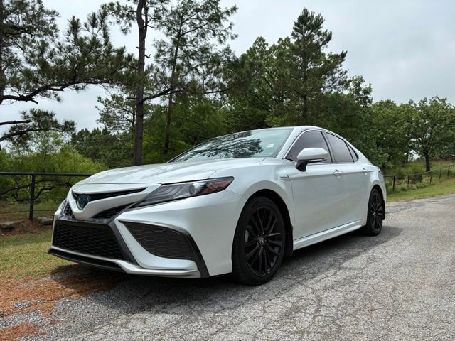 Used 2021 Toyota Camry XSE w/ Cold Weather Package FWD image 18