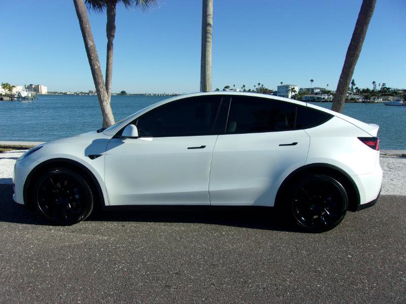 Used 2021 Tesla Model Y Long Range image 15