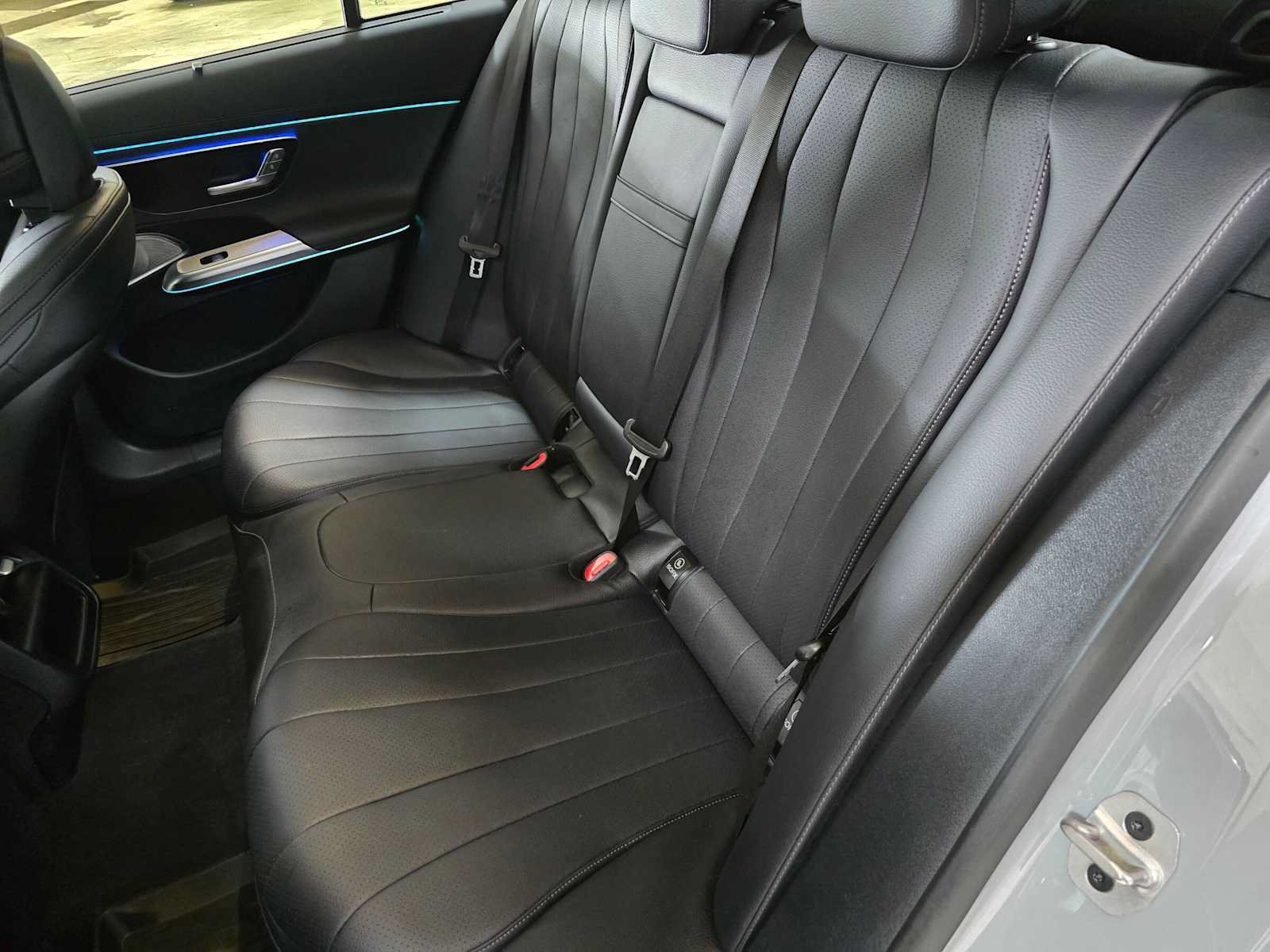 Used 2025 Mercedes-Benz E 350 4MATIC Sedan image 20