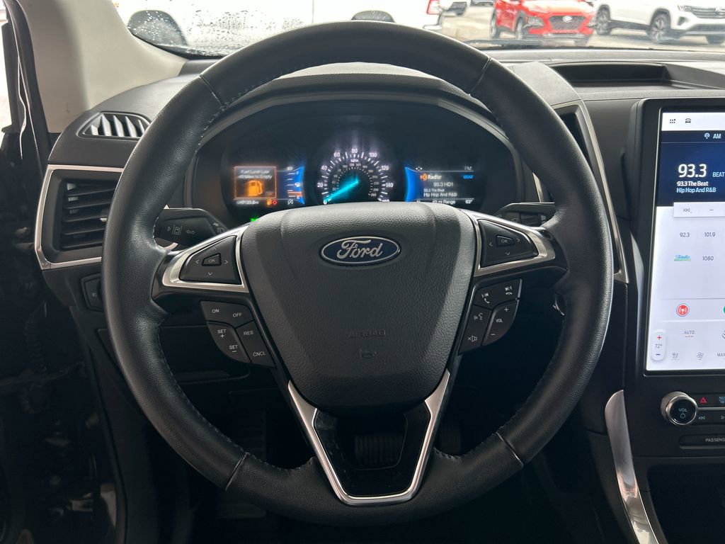 Used 2024 Ford Edge Titanium image 18