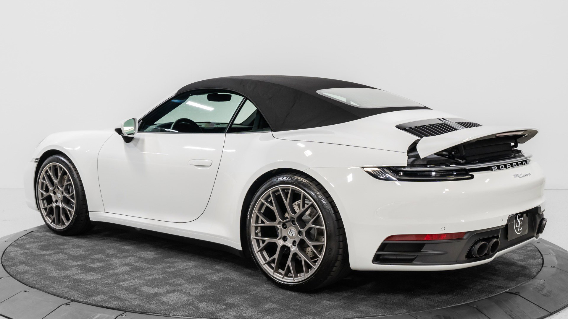 Used 2022 Porsche 911 Carrera image 17