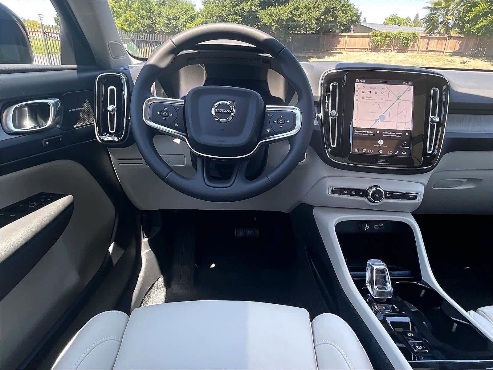 New 2026 Volvo XC40 B5 Plus w/ Protection Package Premier AWD/4WD image 15