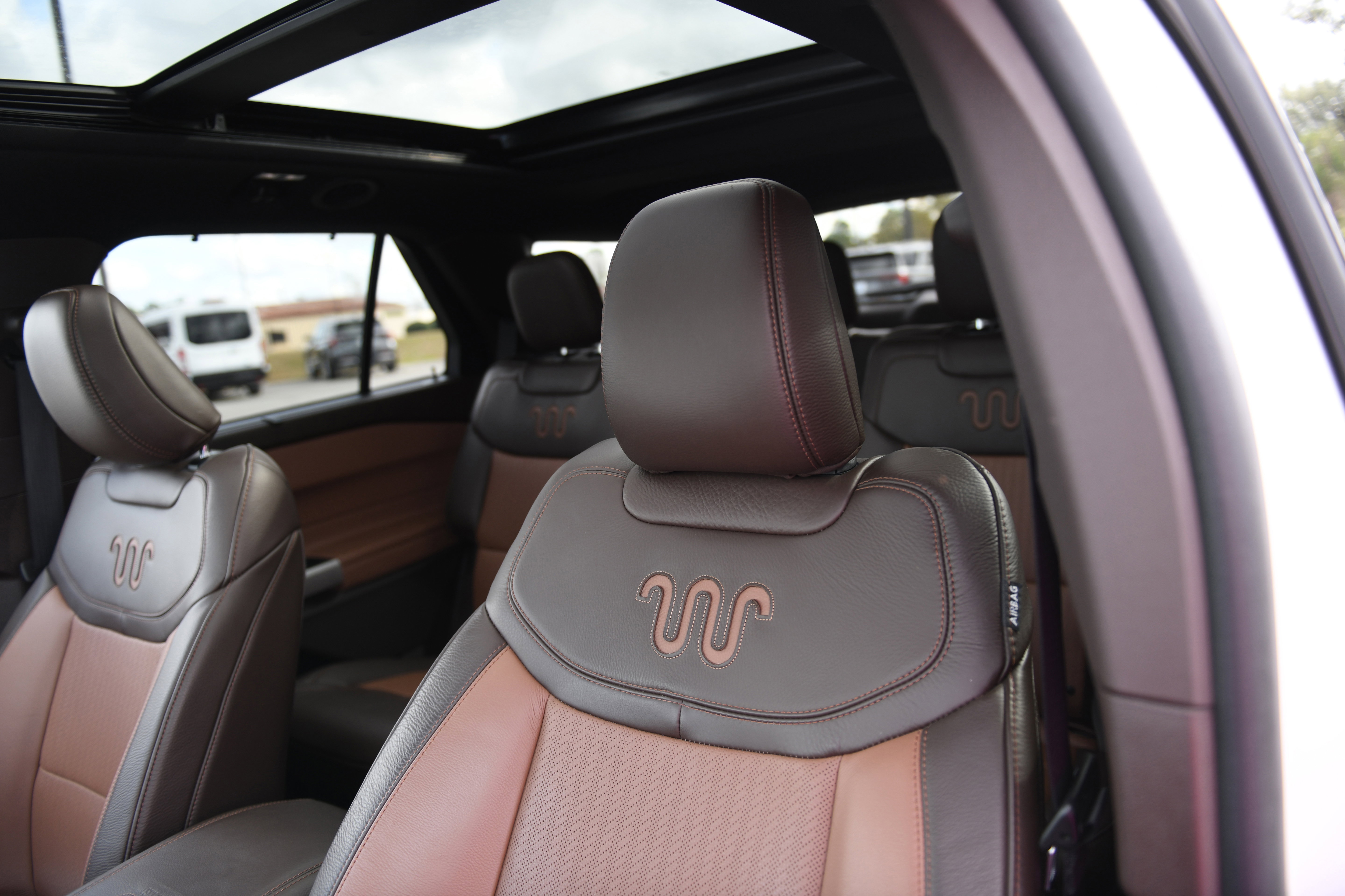 Used 2024 Ford Explorer King Ranch w/ Technology Package image 19