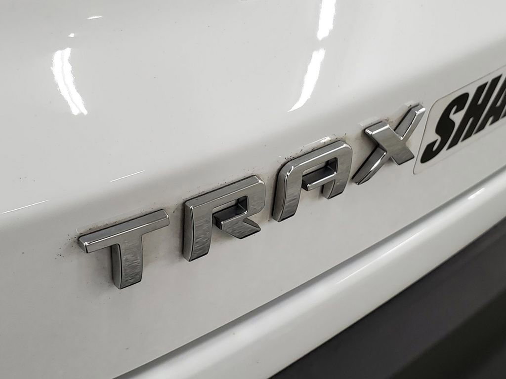 Used 2024 Chevrolet Trax LT w/ Driver Confidence Package FWD image 28