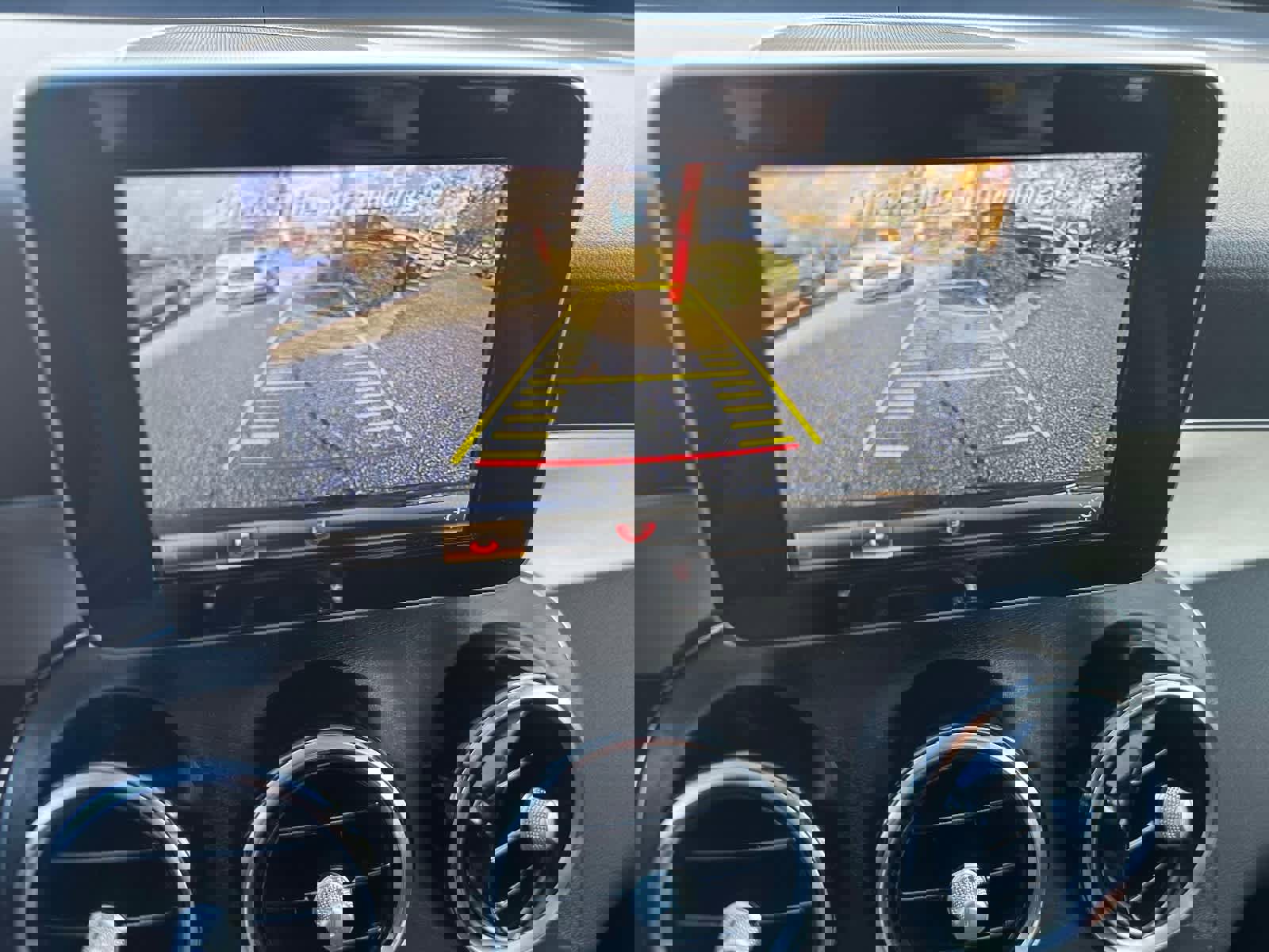 Used 2019 Mercedes-Benz GLC 300 4MATIC image 27