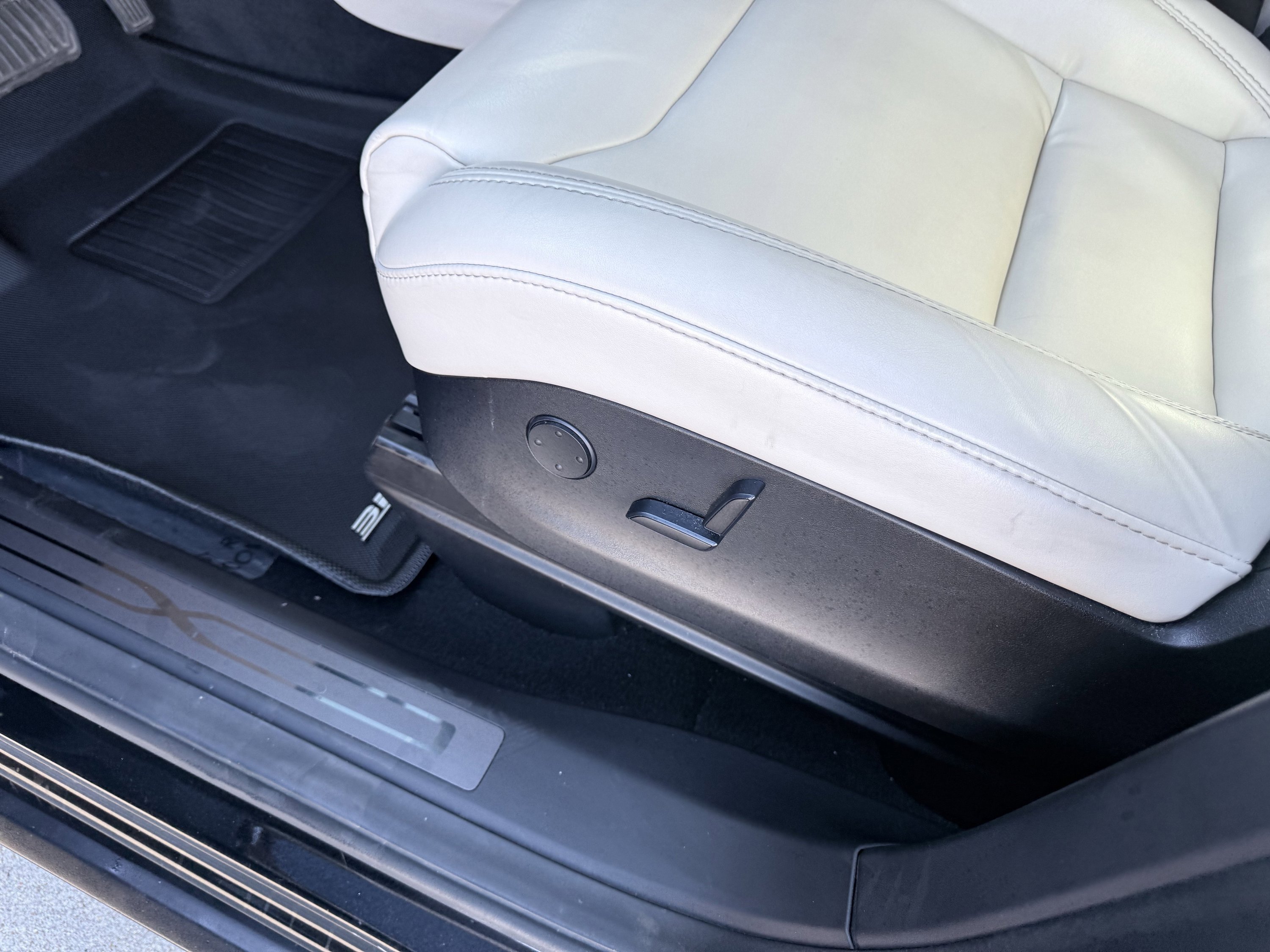 Used 2019 Tesla Model X 75D image 22