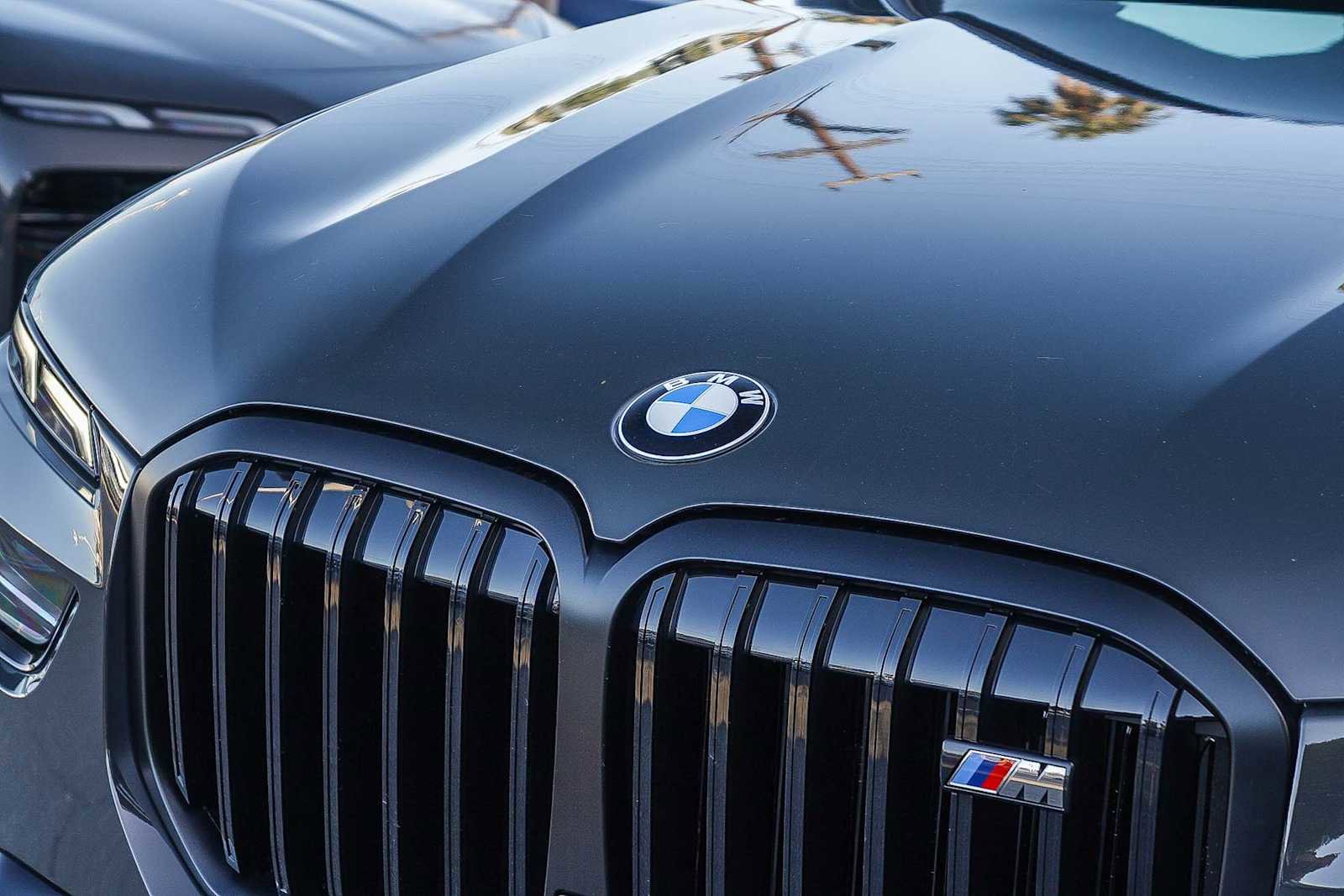 New 2026 BMW X7 M60i AWD/4WD image 9