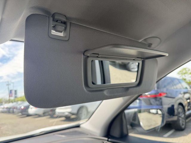 Used 2024 Chevrolet Equinox LS w/ Driver Confidence II Package AWD/4WD image 32