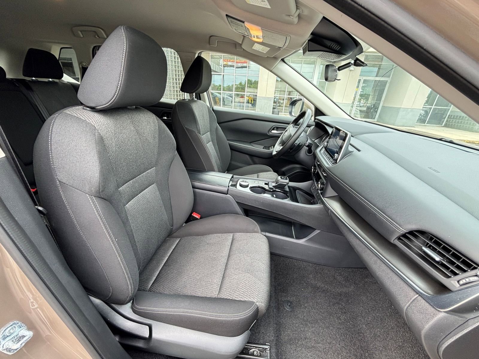 Used 2025 Nissan Rogue SV AWD/4WD image 42
