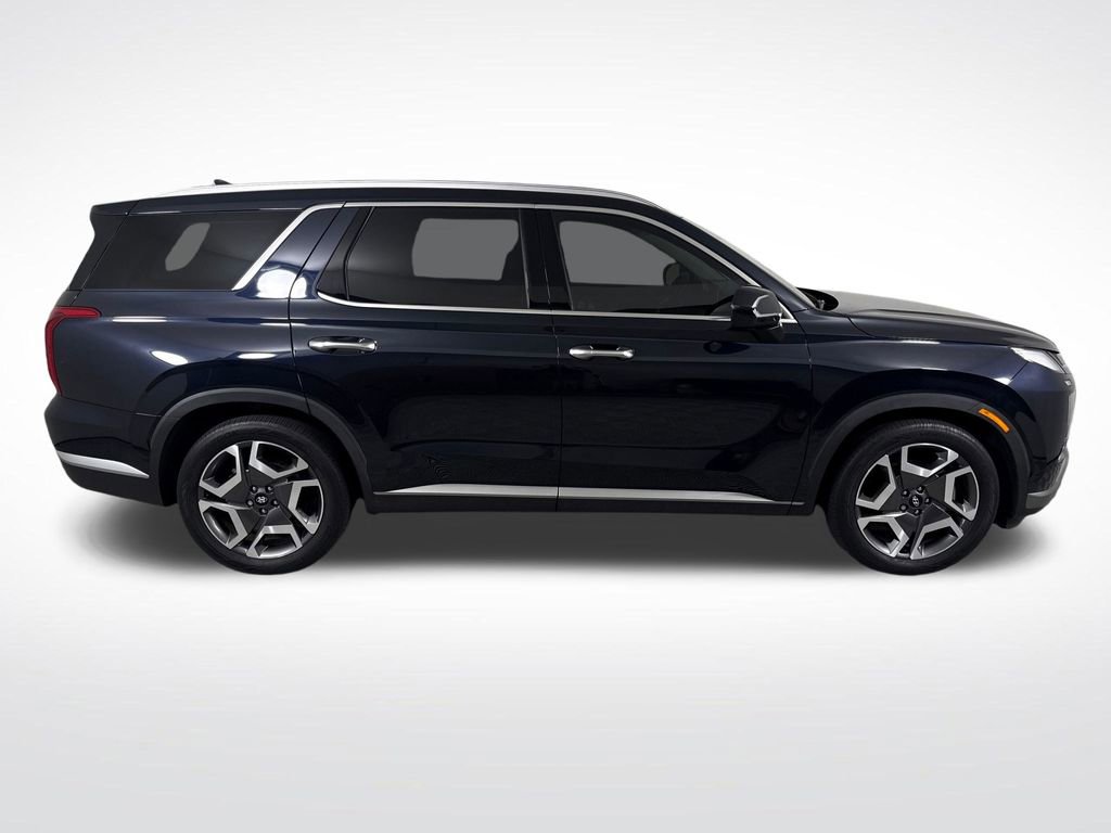 Used 2023 Hyundai Palisade Limited FWD image 2