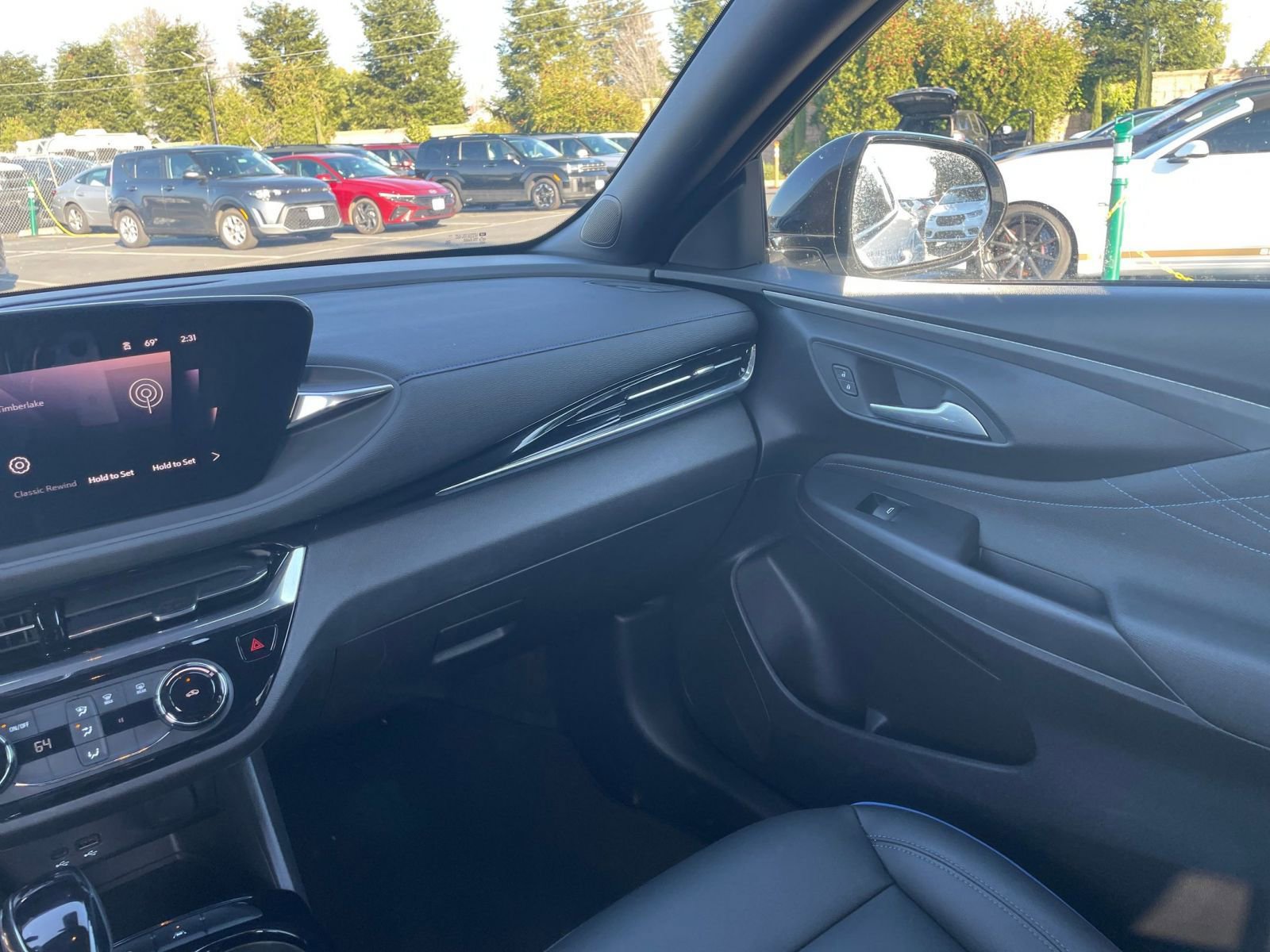 Used 2025 Buick Envista Sport Touring image 34