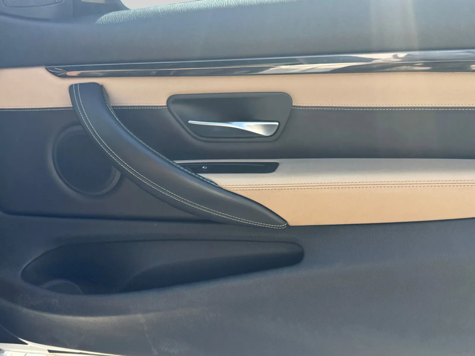 Used 2015 BMW M4 Convertible image 23