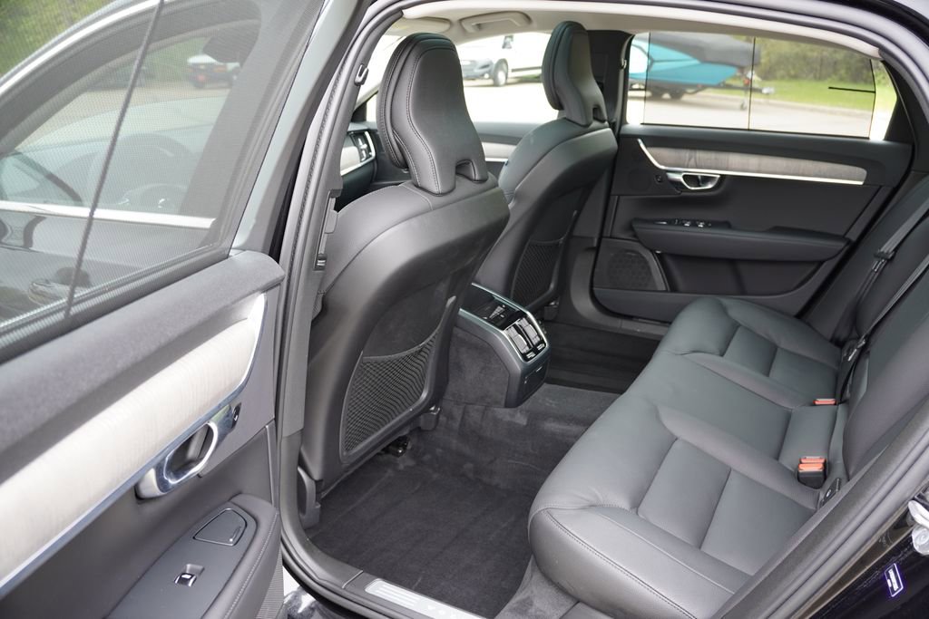 Used 2023 Volvo S90 B6 Plus w/ Protection Package Premier AWD/4WD image 16