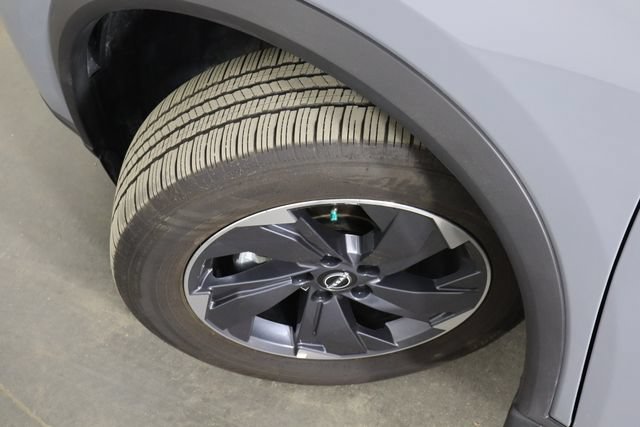 Used 2026 Nissan Rogue SV FWD image 38
