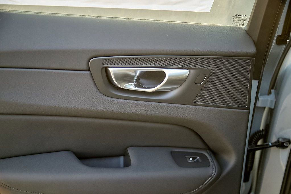 New 2026 Volvo XC60 T8 Plus w/ Protection Package Premier image 19