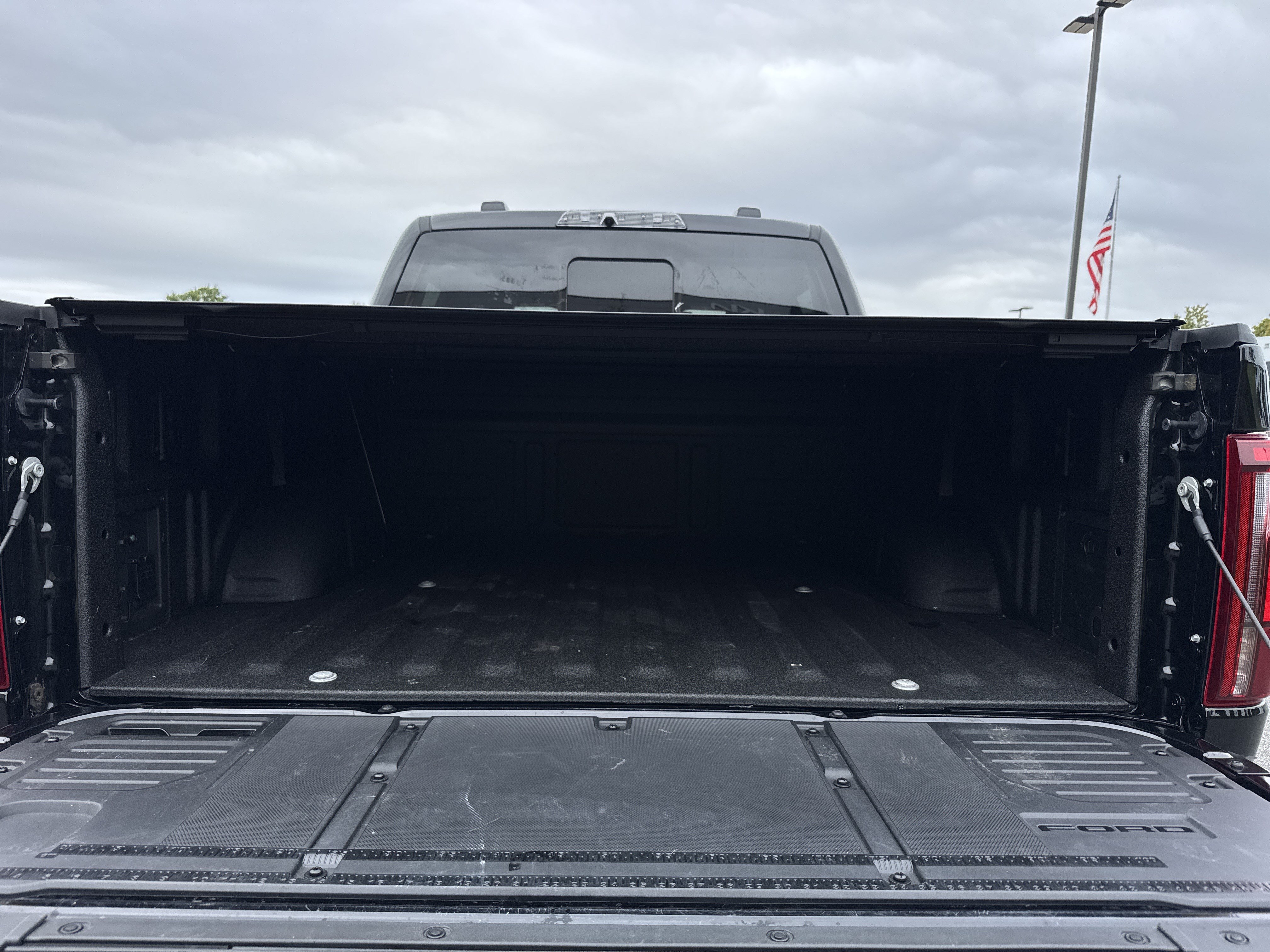 Used 2025 Ford F150 Raptor AWD/4WD image 36