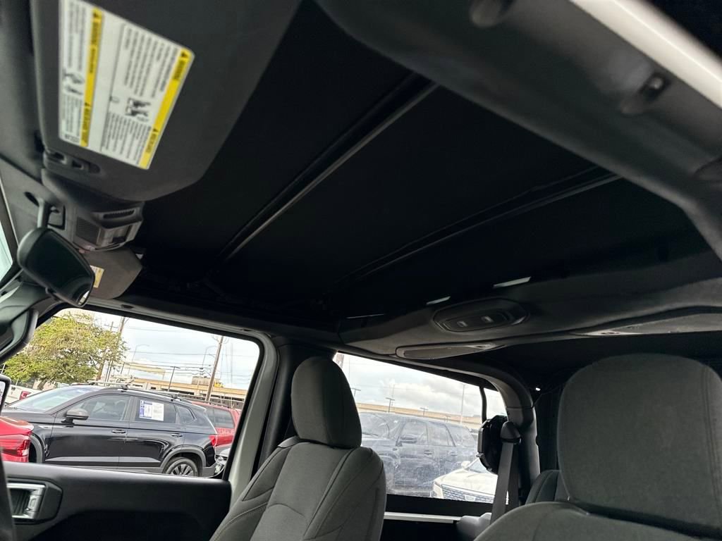 Used 2024 Jeep Wrangler Sport image 20