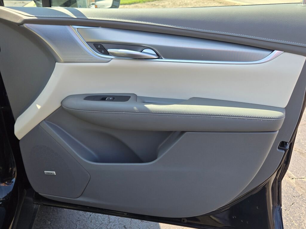 Used 2025 Cadillac XT5 Premium Luxury w/ LPO, Floor Liner Package AWD/4WD image 12