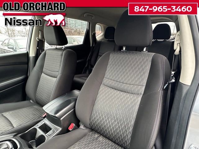 Used 2017 Nissan Rogue SV image 11