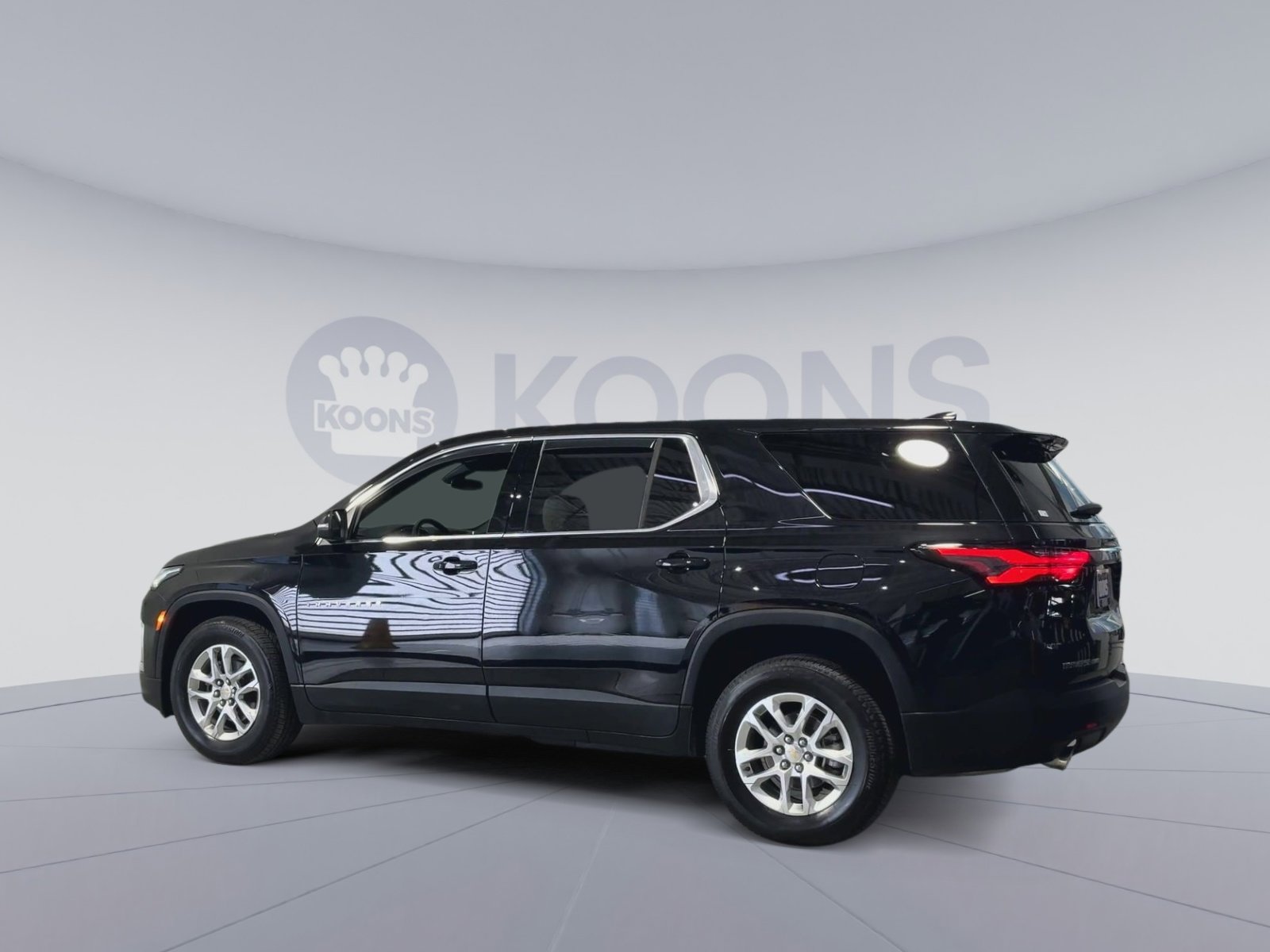 Used 2023 Chevrolet Traverse LS w/ Safety Package image 8