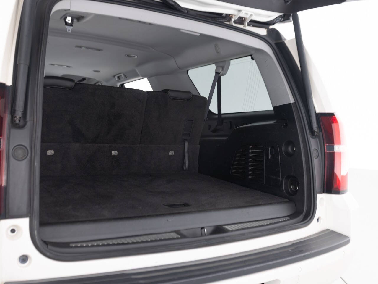 Used 2015 Chevrolet Suburban LT AWD/4WD image 43