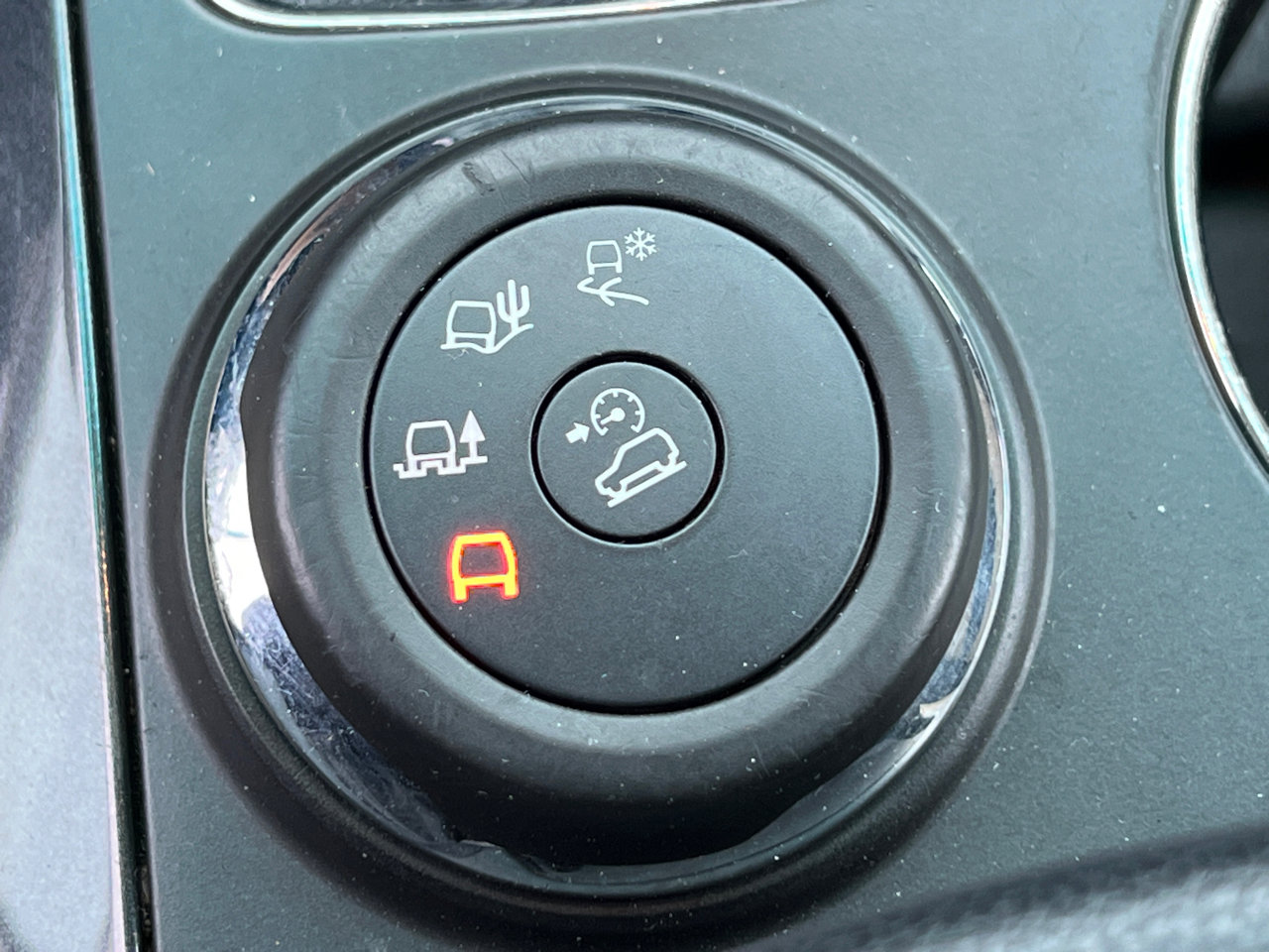 Used 2016 Ford Explorer XLT w/ Equipment Group 202A image 31