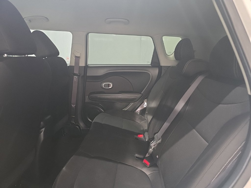 Used 2015 Kia Soul FWD image 8