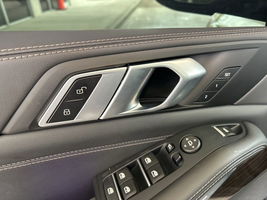Used 2025 BMW X5 xDrive40i w/ M Sport Package image 46